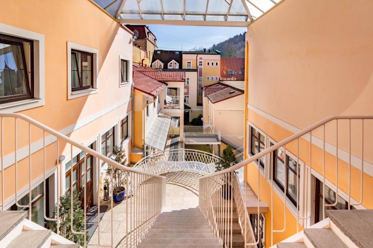 Apartma La Provence Mariańskie Łaźnie Zewnętrze zdjęcie