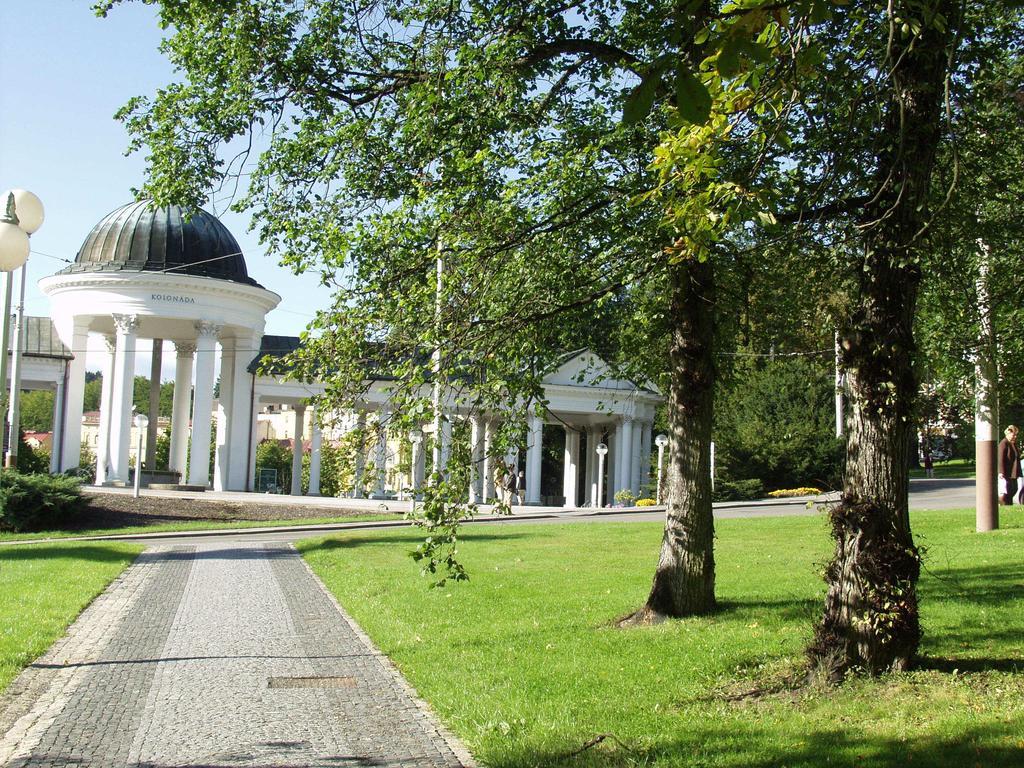 Apartma La Provence Mariańskie Łaźnie Zewnętrze zdjęcie
