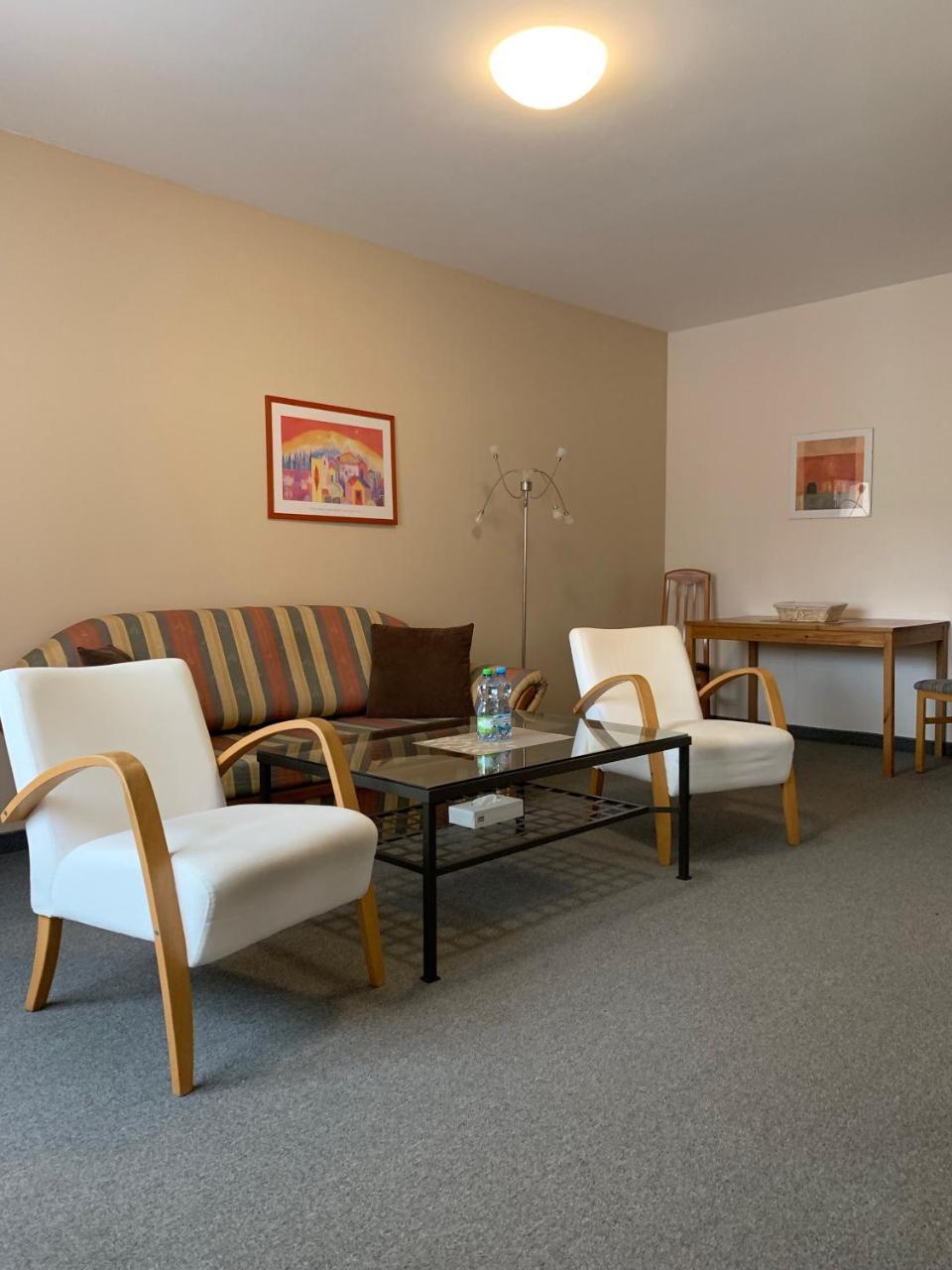 Apartma La Provence Mariańskie Łaźnie Zewnętrze zdjęcie